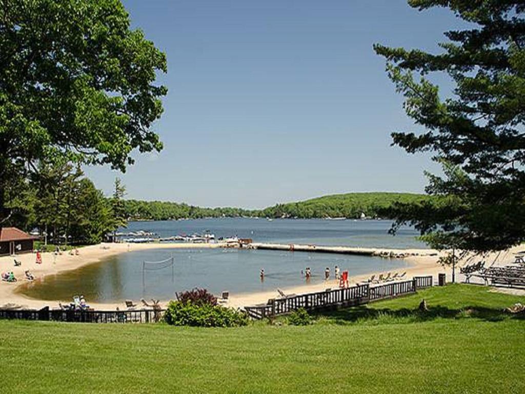 Split Rock Resort Lake Harmony Esterno foto